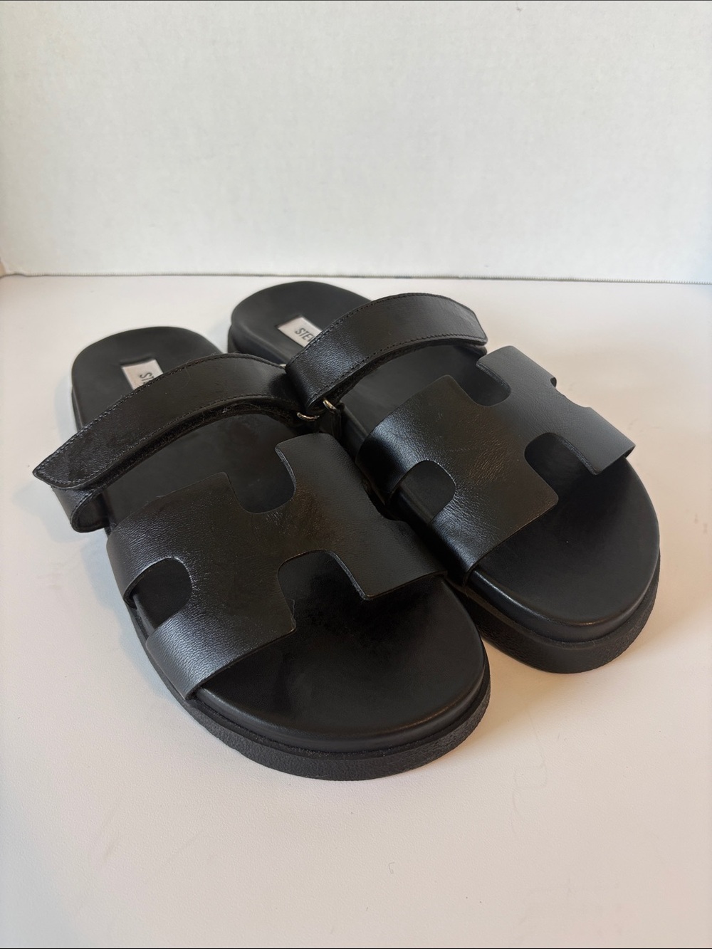 Steve Madden Women’s Mayven Black Slide Sandals‎ with Cutout Upper